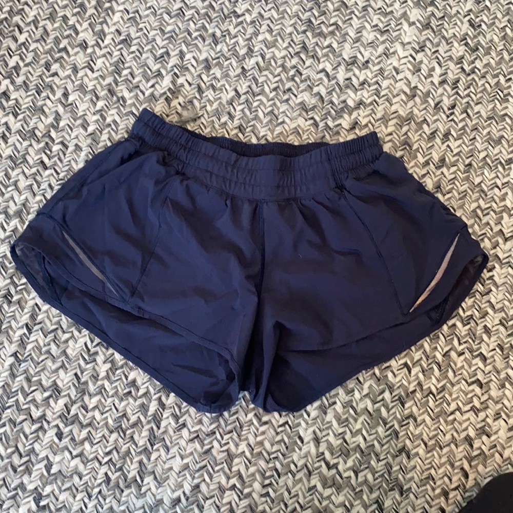 Lululemon Hotty Hot Low-Rise Lined Shorts 2.5- blue size 2
